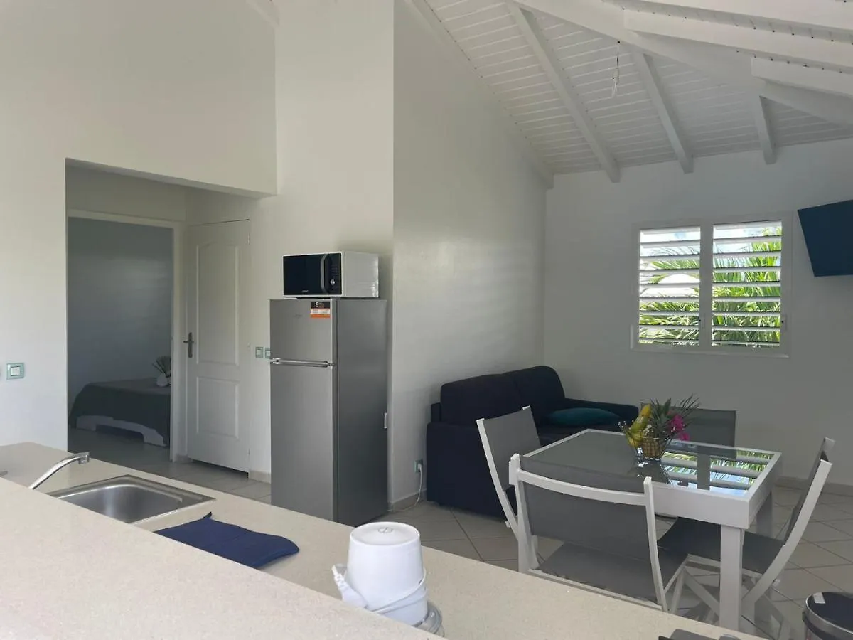 Дом отдыха Gites De Corneille, Bungalow Little Banania Ле-Муль Гваделупа