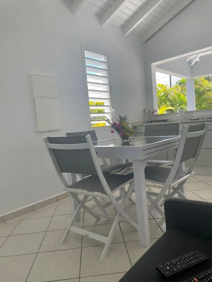Gites De Corneille, Bungalow Little Banania Ле-Муль 0*,  Гваделупа